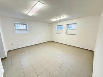 Prodej obchodních prostor 65 m², Vsetín