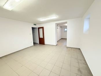 Prodej obchodních prostor 65 m², Vsetín