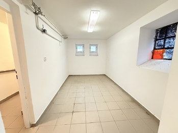 Prodej obchodních prostor 65 m², Vsetín