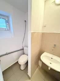 Prodej obchodních prostor 65 m², Vsetín