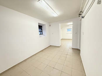 Prodej obchodních prostor 65 m², Vsetín