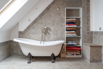 Prodej bytu atypický v osobním vlastnictví 145 m², Praha 8 - Libeň