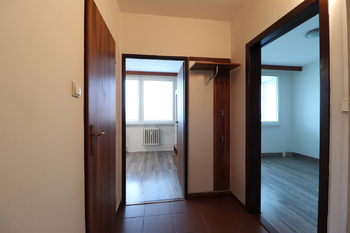 Chodba - Pronájem bytu 2+kk v osobním vlastnictví 46 m², Praha 8 - Bohnice