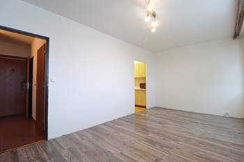 Obývací část + kk - Pronájem bytu 2+kk v osobním vlastnictví 46 m², Praha 8 - Bohnice