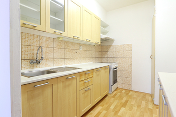 Kuchyň - Pronájem bytu 2+kk v osobním vlastnictví 46 m², Praha 8 - Bohnice