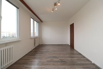 Obývací pokoj - Pronájem bytu 2+kk v osobním vlastnictví 46 m², Praha 8 - Bohnice