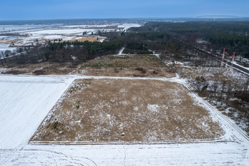 Prodej pozemku 10898 m², Veltruby