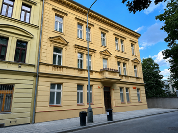 Prodej bytu 2+kk v osobním vlastnictví 53 m², Praha 5 - Smíchov