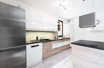 Pronájem bytu 3+kk v družstevním vlastnictví 57 m², Hostivice