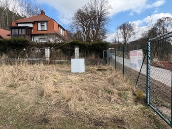 Prodej pozemku 1868 m², Hronov