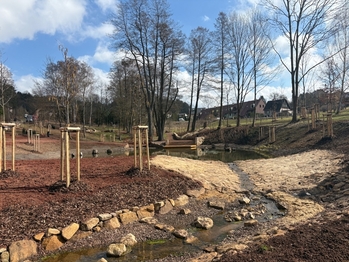 Prodej pozemku 1868 m², Hronov