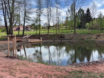 Prodej pozemku 1868 m², Hronov