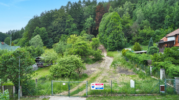 Prodej pozemku 1868 m², Hronov