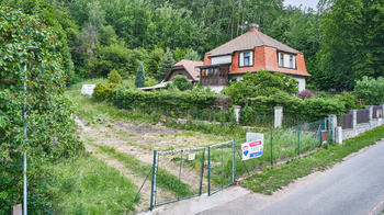Prodej pozemku 1868 m², Hronov