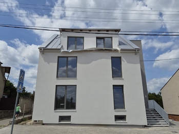 Prodej bytu 3+kk v osobním vlastnictví 100 m², Moravany
