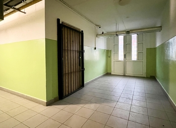 zadní spodní vstup - Prodej bytu 1+kk v družstevním vlastnictví 33 m², Most