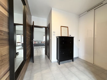 Vstupní předsíň - Prodej domu 102 m², Klecany