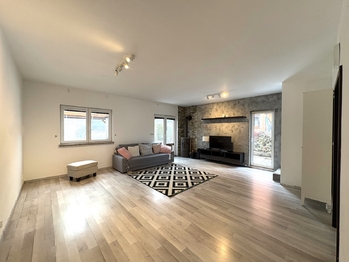 Obývací pokoj - Prodej domu 102 m², Klecany