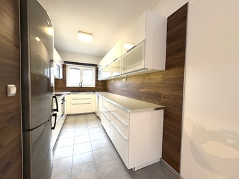 Kuchyňský kout - Prodej domu 102 m², Klecany