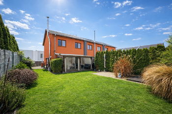 Prodej domu 102 m², Klecany