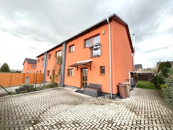 Prodej domu 102 m², Klecany