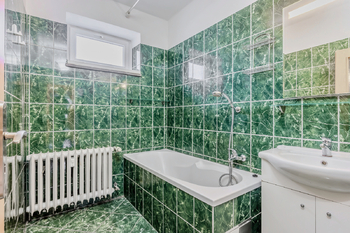 Koupelna - Pronájem bytu 2+1 v osobním vlastnictví 58 m², Praha 10 - Vršovice