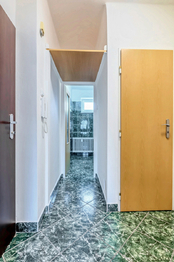 Předsíň - Pronájem bytu 2+1 v osobním vlastnictví 58 m², Praha 10 - Vršovice