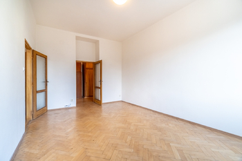 Vstup z kuchyně i z předsíně - Pronájem bytu 2+1 v osobním vlastnictví 63 m², Praha 3 - Vinohrady