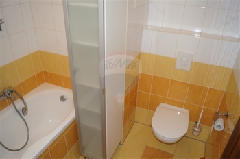 wc - Pronájem bytu 1+kk v osobním vlastnictví 64 m², Praha 9 - Vinoř