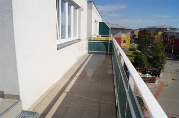 balkon - Pronájem bytu 1+kk v osobním vlastnictví 64 m², Praha 9 - Vinoř