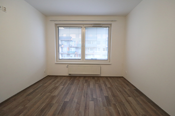 1. pokoj - Pronájem bytu 3+kk v osobním vlastnictví 74 m², Praha 9 - Vysočany