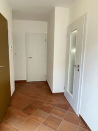 chodba - Pronájem domu 58 m², Hostouň