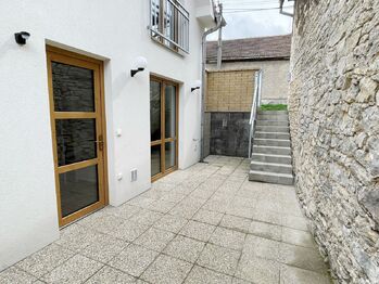 dvorek - Pronájem domu 58 m², Hostouň