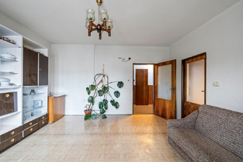 Obývací pokoj - Prodej bytu 3+1 v osobním vlastnictví 77 m², Chrudim