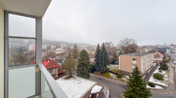 Výhled z lodžie - Pronájem bytu 2+1 v osobním vlastnictví 60 m², Trutnov