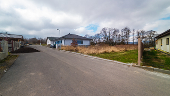 Prodej pozemku 2649 m², Zavidov