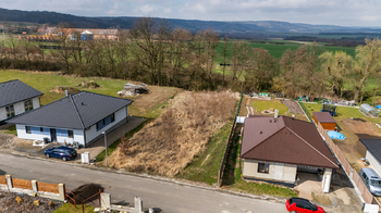 Prodej pozemku 2649 m², Zavidov