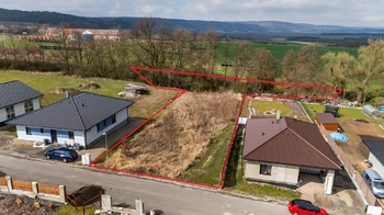 Prodej pozemku 2649 m², Zavidov