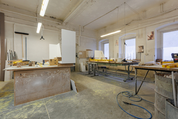 Prodej výrobních prostor 2017 m², Karlovy Vary