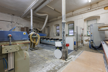 Prodej výrobních prostor 2017 m², Karlovy Vary