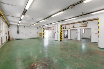 Prodej výrobních prostor 1161 m², Nechanice