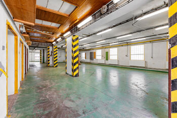 Prodej výrobních prostor 1161 m², Nechanice