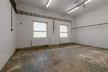 Prodej výrobních prostor 1161 m², Nechanice