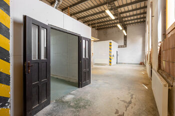 Prodej výrobních prostor 1161 m², Nechanice