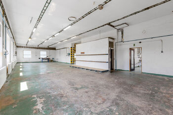 Prodej výrobních prostor 1161 m², Nechanice