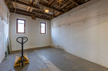 Prodej výrobních prostor 1161 m², Nechanice