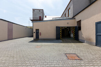 Prodej výrobních prostor 1161 m², Nechanice
