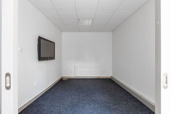 Prodej výrobních prostor 1161 m², Nechanice