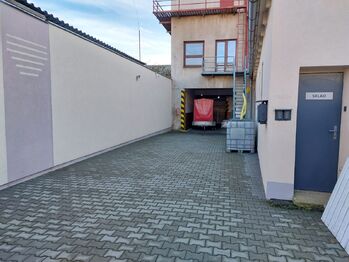 Prodej výrobních prostor 1161 m², Nechanice