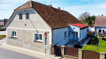 Prodej domu 280 m², Chrást